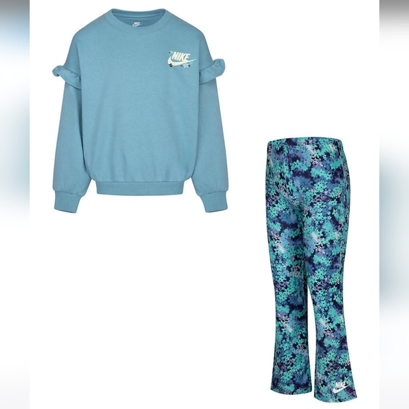 🆕️ Nike Crewneck Sweatshirt & Flared Leggings - Picture 1 of 16